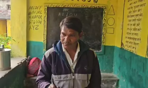 महुआ शराब पीकर टीचर पहुंचा स्कूल, निलंबन की कार्रवाई जल्द होगी