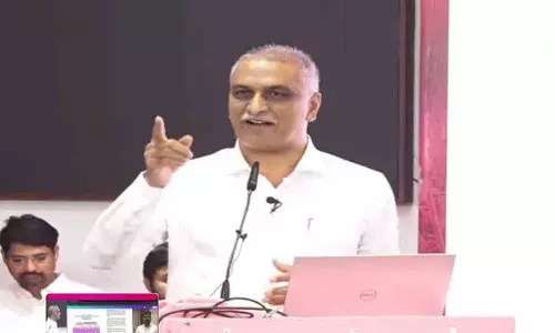 कांग्रेस तेलंगाना की नंबर वन विलेन है, चाहे तब हो या अब: Harish Rao कांग्रेस तेलंगाना की नंबर वन विलेन है, चाहे तब हो या अब: Harish Rao