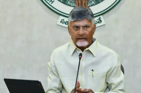 नायडू ने कहा कि Andhra प्रदेश में निवेशकों का भरोसा बढ़ने से गति का फायदा मिल रहा नायडू ने कहा कि Andhra प्रदेश में निवेशकों का भरोसा बढ़ने से गति का फायदा मिल रहा