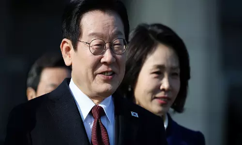 दक्षिण कोरिया के President ली जे-म्यंग ने China की चार दिवसीय राजकीय यात्रा शुरू की