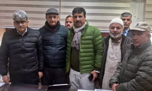 JAMMU: जेके इंडस्ट्रीज के पेंशनर्स ने चीफ सेक्रेटरी से मुलाकात की JAMMU: जेके इंडस्ट्रीज के पेंशनर्स ने चीफ सेक्रेटरी से मुलाकात की