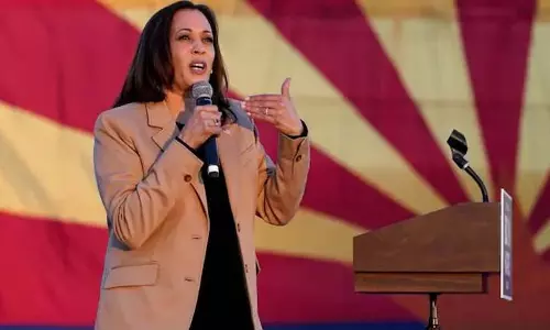 Kamala Harris ने मादुरो को पकड़ने पर ट्रंप की आलोचना की Kamala Harris ने मादुरो को पकड़ने पर ट्रंप की आलोचना की