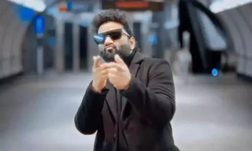 Dekhenge Saala का क्रेज: उस्ताद भगत सिंह के गाने पर झूमे देवी श्री प्रसाद Dekhenge Saala का क्रेज: उस्ताद भगत सिंह के गाने पर झूमे देवी श्री प्रसाद