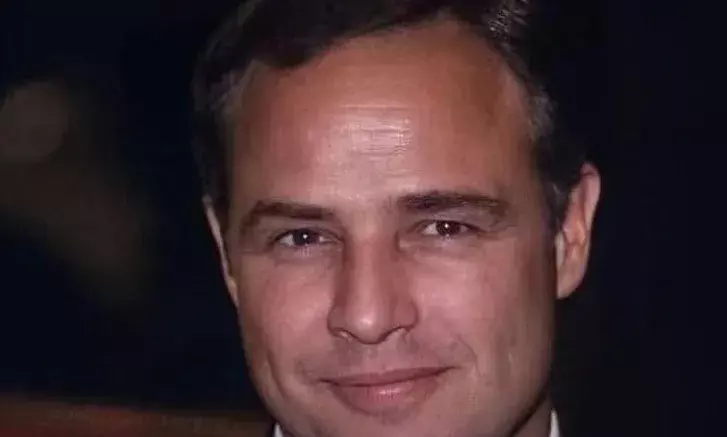 Marlon Brando ने विवेक और राजनीतिक कारणों से ऑस्कर ठुकरा दिया Marlon Brando ने विवेक और राजनीतिक कारणों से ऑस्कर ठुकरा दिया