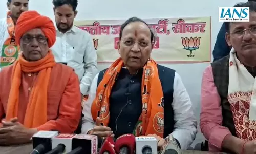 मनरेगा का नाम बदलकर राजनीतिक लाभ लिया गया, योजना आज सिर्फ गड्ढे खोदने तक सीमि मनरेगा का नाम बदलकर राजनीतिक लाभ लिया गया, योजना आज सिर्फ गड्ढे खोदने तक सीमि
