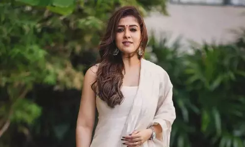 Tollywood में मंदी: फ्लॉप फिल्मों के बाद प्रोड्यूसर्स ने की एक्टर्स से फीस घटाने की मांग Tollywood में मंदी: फ्लॉप फिल्मों के बाद प्रोड्यूसर्स ने की एक्टर्स से फीस घटाने की मांग
