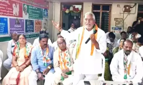 कांग्रेस में वफादार बनाम दलबदलू: पूर्व MLC जीवन रेड्डी और MLA Sanjay Kumar में ठनी