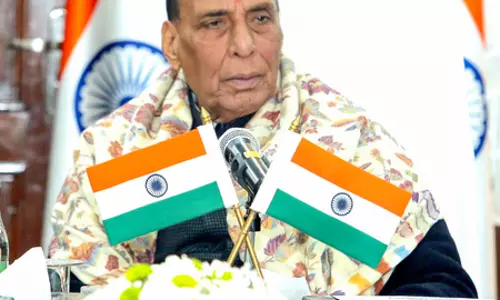 समुद्री क्षेत्र में गैर-पारंपरिक खतरे लगातार बढ़ रहे हैं: रक्षा मंत्री राजनाथ सिंह समुद्री क्षेत्र में गैर-पारंपरिक खतरे लगातार बढ़ रहे हैं: रक्षा मंत्री राजनाथ सिंह