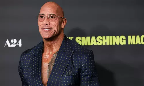 Dwayne Johnson ने अपने माता-पिता के उग्र रिश्ते में बड़े होने के सदमे को किया याद Dwayne Johnson ने अपने माता-पिता के उग्र रिश्ते में बड़े होने के सदमे को किया याद