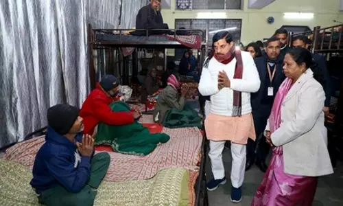 मुख्यमंत्री मोहन यादव ने यादगार-ए-शाहजहांनी पार्क स्थित रैन बसेरे का किया निरीक्षण
