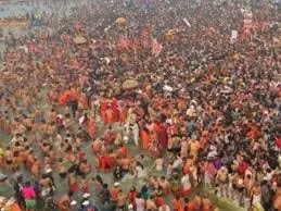 Prayagraj: आस्था का सैलाब,पहले ही दिन 31 लाख से ज़्यादा श्रद्धालुओं ने लगाई डुबकी Prayagraj: आस्था का सैलाब,पहले ही दिन 31 लाख से ज़्यादा श्रद्धालुओं ने लगाई डुबकी