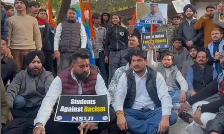 Tripura की छात्रा अंजेल चकमा को न्याय दिलाने के लिए NSUI का देहरादून में मार्च Tripura की छात्रा अंजेल चकमा को न्याय दिलाने के लिए NSUI का देहरादून में मार्च