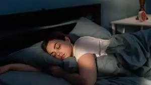 Astro Tips: अगर महिलाएं रात में सोने से पहले करती हैं ये काम, तो घर में हो जाता है दरिद्रता वास Astro Tips: अगर महिलाएं रात में सोने से पहले करती हैं ये काम, तो घर में हो जाता है दरिद्रता वास