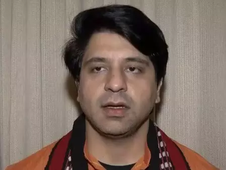 राहुल हटाओ और प्रियंका लेकर आओ, भाजपा नेता शहजाद पूनावाला ने ली कांग्रेस की चुटकी राहुल हटाओ और प्रियंका लेकर आओ, भाजपा नेता शहजाद पूनावाला ने ली कांग्रेस की चुटकी