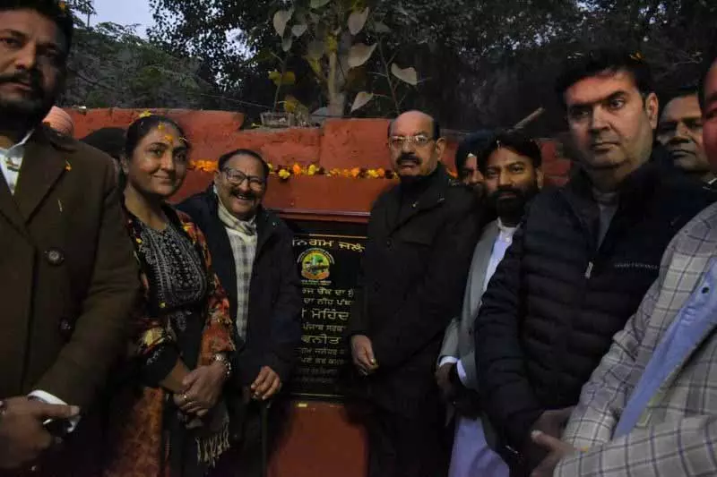 Guru Ravidas Chowk का कायाकल्प, अनुमानित लागत 21 लाख रुपये Guru Ravidas Chowk का कायाकल्प, अनुमानित लागत 21 लाख रुपये