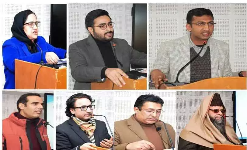 Kashmir प्रशासन ने ड्रग्स के खिलाफ जंग में इमामों और उलेमाओं को शामिल किया Kashmir प्रशासन ने ड्रग्स के खिलाफ जंग में इमामों और उलेमाओं को शामिल किया