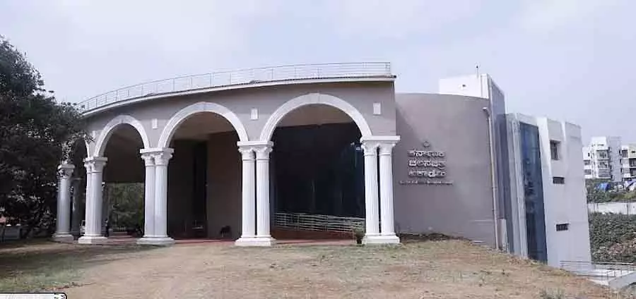 Karnataka फिल्म अकादमी सिर्फ़ इंटरनेशनल फिल्म फेस्टिवल तक सीमित है Karnataka फिल्म अकादमी सिर्फ़ इंटरनेशनल फिल्म फेस्टिवल तक सीमित है
