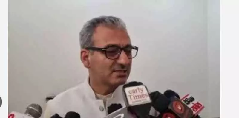 Rajouri थानामंडी के विधायक ने खराब स्वास्थ्य सेवा पर नाराजगी जताई Rajouri थानामंडी के विधायक ने खराब स्वास्थ्य सेवा पर नाराजगी जताई