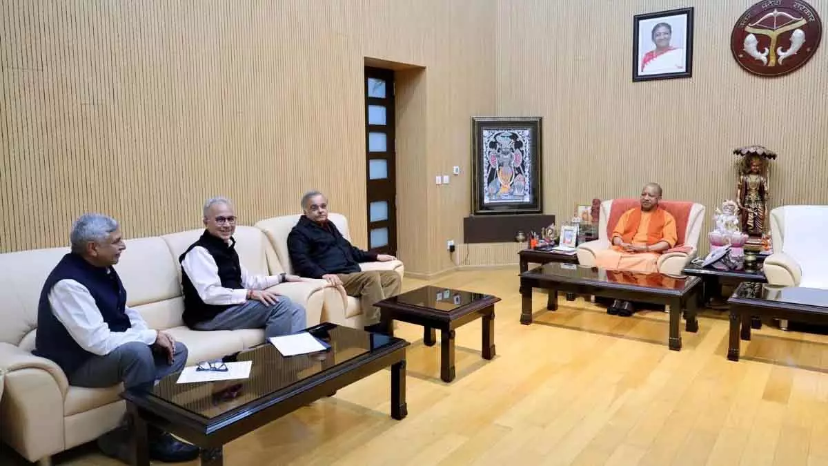 CII प्रतिनिधिमंडल ने CM Yogi से मुलाकात कर यूपी में व्यापार और निवेश माहौल सुधरने की बात की CII प्रतिनिधिमंडल ने CM Yogi से मुलाकात कर यूपी में व्यापार और निवेश माहौल सुधरने की बात की