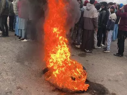 टिकटॉक वीडियो को लेकर तनाव बढ़ने के बाद Nepal के मधेश में हाई अलर्ट जारी टिकटॉक वीडियो को लेकर तनाव बढ़ने के बाद Nepal के मधेश में हाई अलर्ट जारी