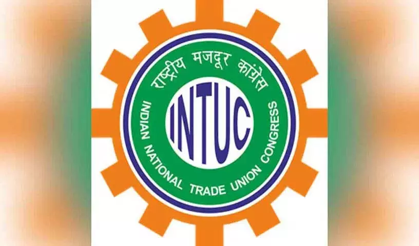 INTUC ने बस भवन पर महाधरना का आह्वान किया INTUC ने बस भवन पर महाधरना का आह्वान किया