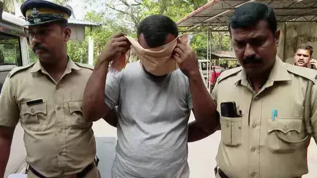 Palakkad में लड़के को नशा देकर उसका यौन शोषण करने के आरोप में टीचर गिरफ्तार Palakkad में लड़के को नशा देकर उसका यौन शोषण करने के आरोप में टीचर गिरफ्तार