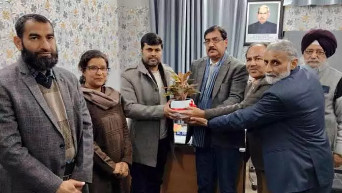 JMC कमिश्नर ने वृद्ध एवं अशक्त लोगों के लिए बने होम का दौरा किया JMC कमिश्नर ने वृद्ध एवं अशक्त लोगों के लिए बने होम का दौरा किया
