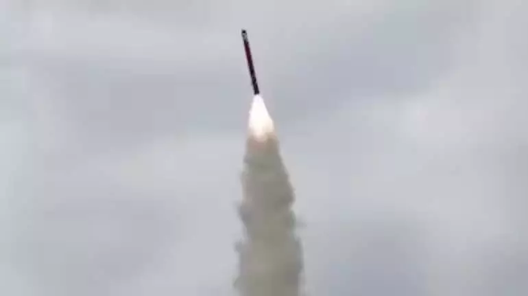 उत्तर कोरिया ने अपने पूर्वी तट से समुद्र की ओर ballistic missiles दागीं उत्तर कोरिया ने अपने पूर्वी तट से समुद्र की ओर ballistic missiles दागीं