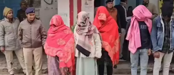 शादी का झांसा देकर लाखों की ठगी का पर्दाफाश, 5 गिरफ्तार शादी का झांसा देकर लाखों की ठगी का पर्दाफाश, 5 गिरफ्तार
