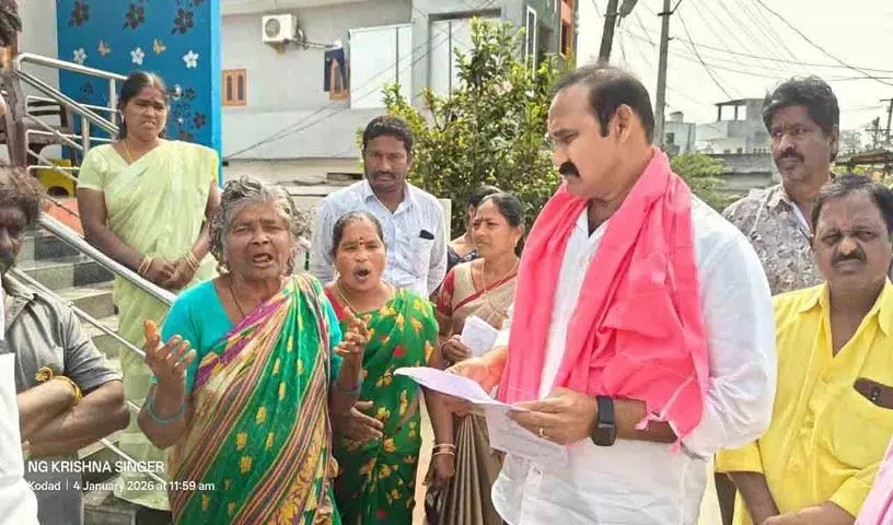BRS नेता बोलम मल्लैया यादव ने कोडाद शहर का दौरा किया BRS नेता बोलम मल्लैया यादव ने कोडाद शहर का दौरा किया