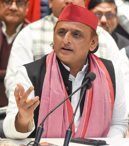 अखिलेश यादव ने अभ्युदय योजना को युवाओं के भविष्य से बताया खिलवाड़ अखिलेश यादव ने अभ्युदय योजना को युवाओं के भविष्य से बताया खिलवाड़