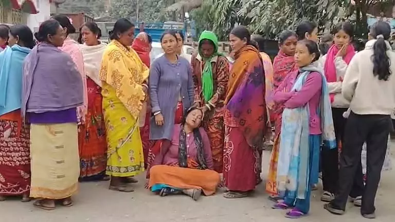 School में बेइज्जती के आरोप, स्टूडेंट की अप्राकृतिक मौत पर हंगामा School में बेइज्जती के आरोप, स्टूडेंट की अप्राकृतिक मौत पर हंगामा