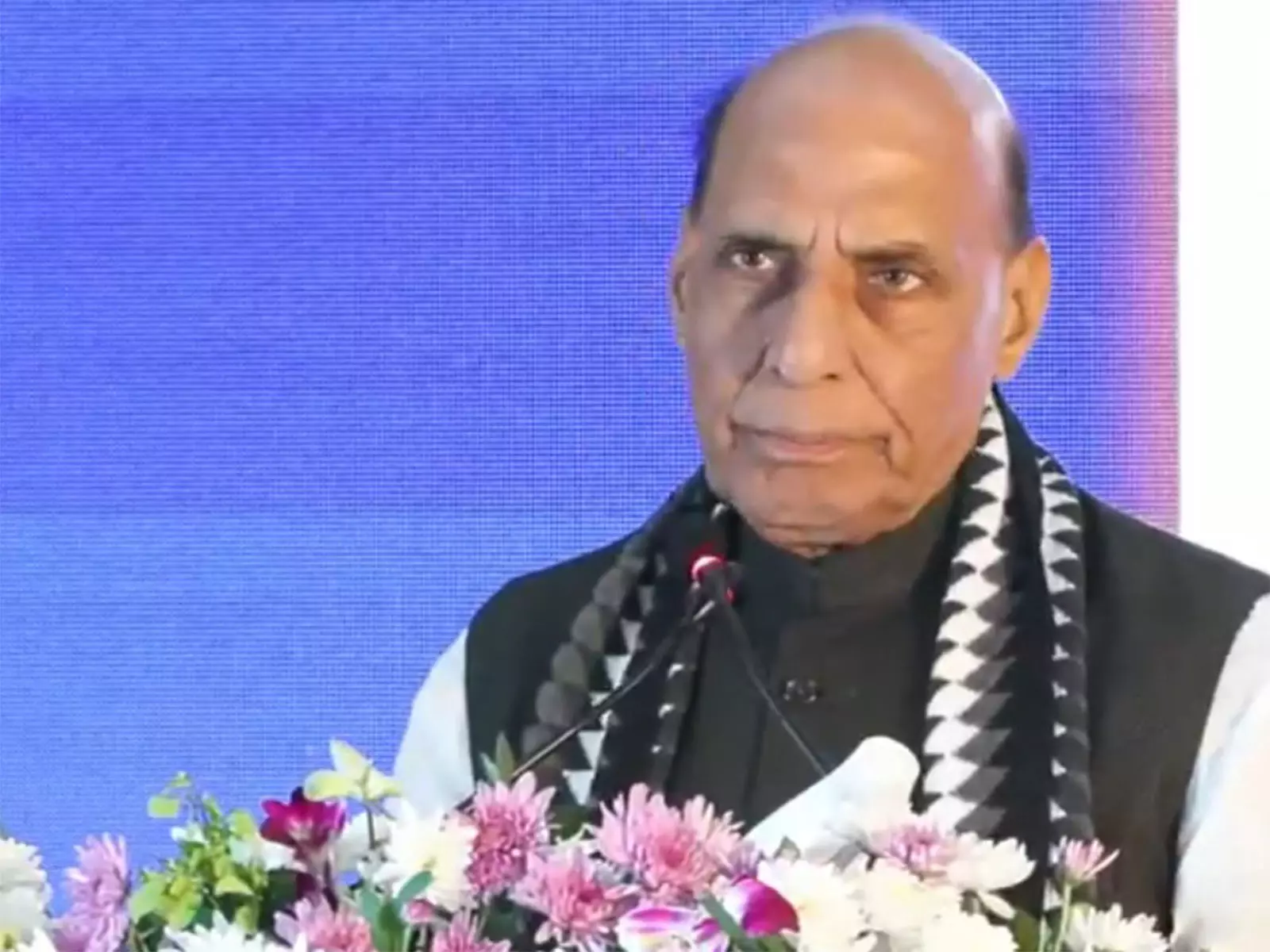रक्षा क्षेत्र में आत्मनिर्भरता कोई विलासिता नहीं, बल्कि एक रणनीतिक आवश्यकता है: Rajnath Singh रक्षा क्षेत्र में आत्मनिर्भरता कोई विलासिता नहीं, बल्कि एक रणनीतिक आवश्यकता है: Rajnath Singh