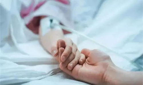 Assam:खेलते-खेलते खा लिया जहरीला फल, बिगड़ी 13 बच्चों की तबीयत Assam:खेलते-खेलते खा लिया जहरीला फल, बिगड़ी 13 बच्चों की तबीयत