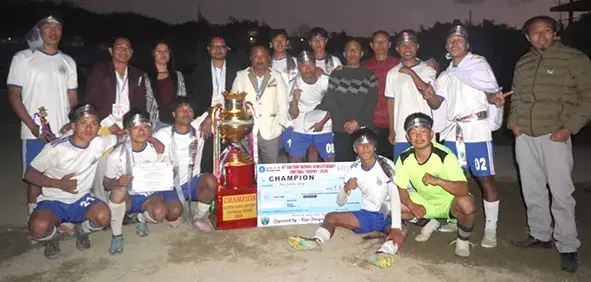 KPFC जूनियर ने याचुली निर्वाचन क्षेत्र फुटबॉल ट्रॉफी जीती KPFC जूनियर ने याचुली निर्वाचन क्षेत्र फुटबॉल ट्रॉफी जीती