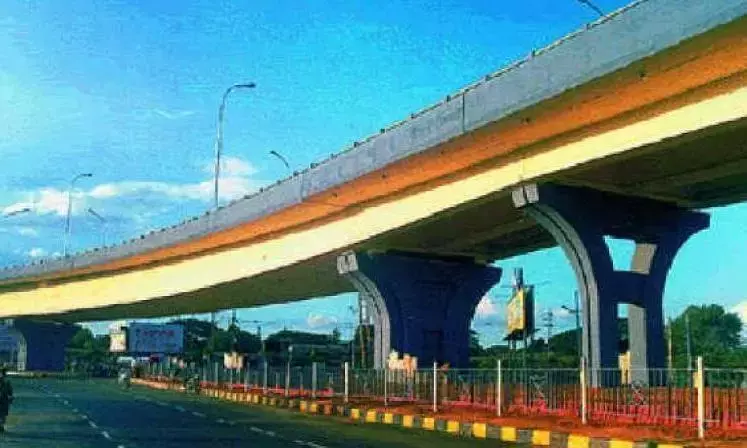 राज्य सरकार ने ट्रैफिक जाम कम करने के लिए ICCC से शिल्पा तक फ्लाईओवर बनाने की योजना बनाई है राज्य सरकार ने ट्रैफिक जाम कम करने के लिए ICCC से शिल्पा तक फ्लाईओवर बनाने की योजना बनाई है