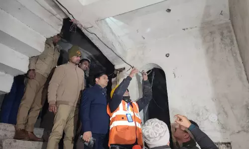 बिजली चोरों को पकड़ने उतरे एसपी और कलेक्टर साहब, आधी रात चलाया बड़ा अभियान