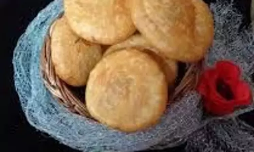 Pyaaz Kachori :खस्ता कचोरी सर्दियों के लिए है परफेक्ट, नोट करें विधि Pyaaz Kachori :खस्ता कचोरी सर्दियों के लिए है परफेक्ट, नोट करें विधि