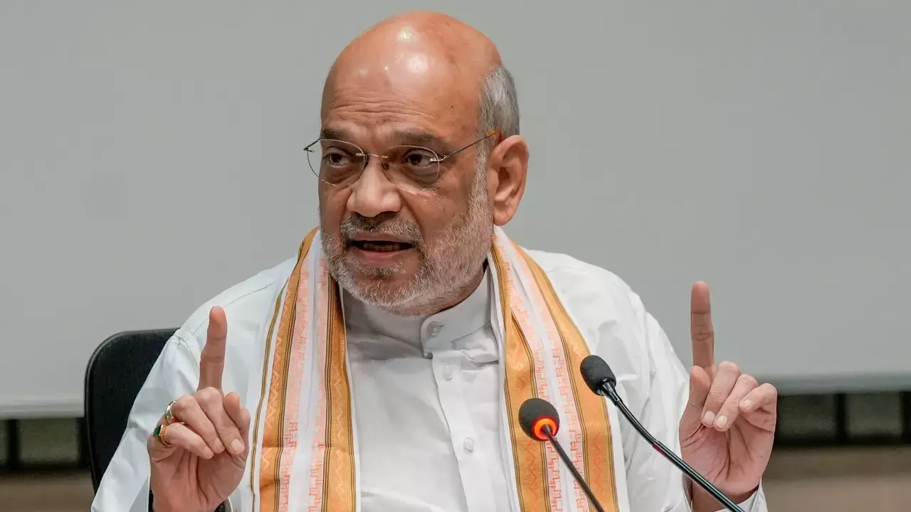 Gandhinagar: अमित शाह ने गुजरात प्रशासन को युद्धस्तर पर कार्रवाई करने का निर्देश दिया