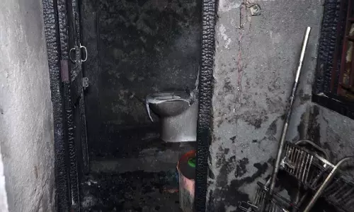 Ludhiana: घर में लगी भीषण आग, धूं-धूं कर जला सारा सामान Ludhiana: घर में लगी भीषण आग, धूं-धूं कर जला सारा सामान