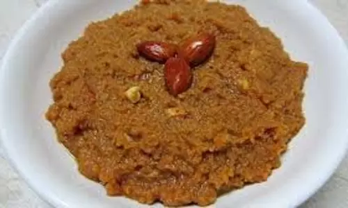 Chana Dal Halwa : मीठा खाने का कर रहा है दिल, तो बना लें चना दाल का स्वादिष्ट हलवा Chana Dal Halwa : मीठा खाने का कर रहा है दिल, तो बना लें चना दाल का स्वादिष्ट हलवा