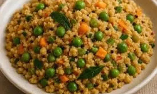 Oats Upma Recipe: ट्राई करें टेस्टी और स्पाइसी ओट्स उपमा Oats Upma Recipe: ट्राई करें टेस्टी और स्पाइसी ओट्स उपमा
