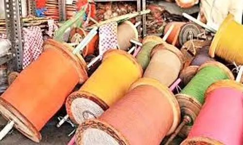 Maharashtra: चाइनीज मांझे की चपेट में आया बाइक सवार, घायल