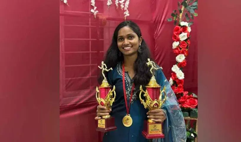 Telangana: सिद्दीपेट मेडिकल इंटर्न की वीडिसाइड का इंजेक्शन लगाने से मौत Telangana: सिद्दीपेट मेडिकल इंटर्न की वीडिसाइड का इंजेक्शन लगाने से मौत