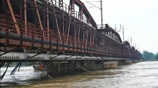 Yamuna एक्शन प्लान को लागू करने में तेज़ी लाने के लिए गुरुग्राम में रिव्यू मीटिंग हुई Yamuna एक्शन प्लान को लागू करने में तेज़ी लाने के लिए गुरुग्राम में रिव्यू मीटिंग हुई