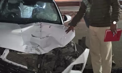 रायपुर : MLA के बेटे की कार ने मारी ठोकर, अग्रसेन धाम चौक के पास हादसा
