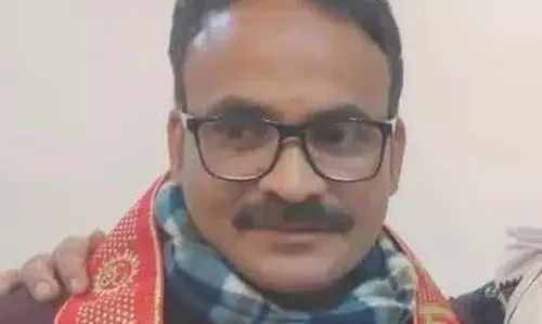 Varanasi: बनारस बार एसोसिएशन में नई टीम, विनोद शुक्ला की जीत Varanasi: बनारस बार एसोसिएशन में नई टीम, विनोद शुक्ला की जीत