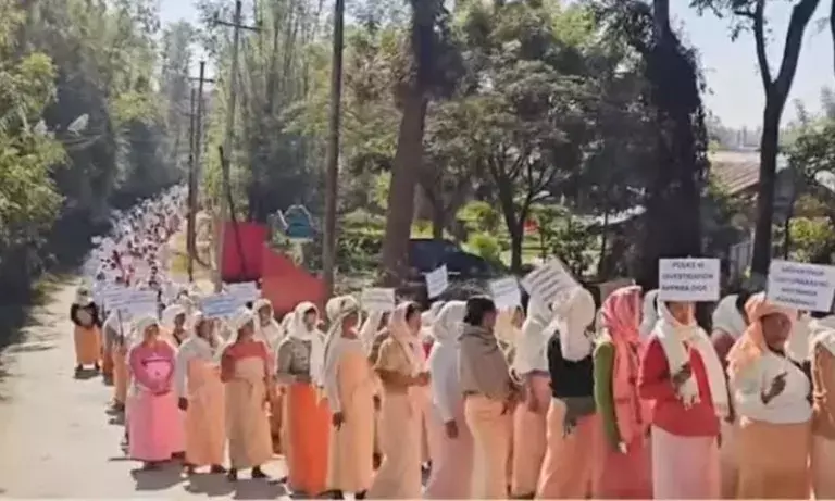 महिला आयोग का कहना है कि 2025 में मणिपुर में लिंग आधारित अपराधों में बढ़ोतरी होगी महिला आयोग का कहना है कि 2025 में मणिपुर में लिंग आधारित अपराधों में बढ़ोतरी होगी