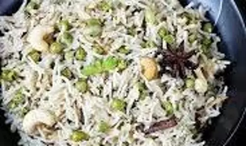 Ghee Matar Rice Recipe: घर आए मेहमानों को खिलाएं घी मटर राइस