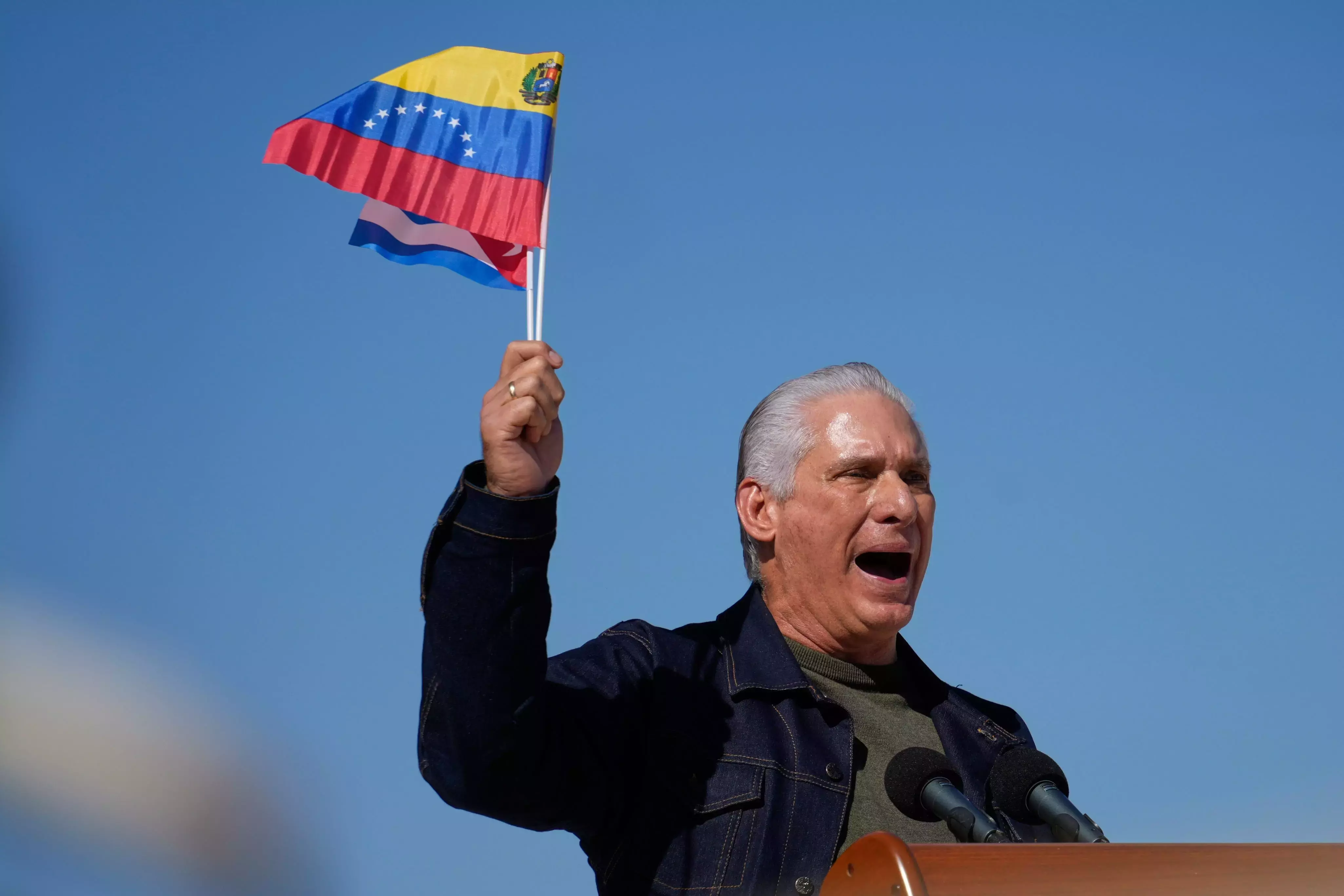 क्यूबा का कहना है कि Venezuela में अमेरिकी कार्रवाई में 32 क्यूबा के अधिकारी मारे गए क्यूबा का कहना है कि Venezuela में अमेरिकी कार्रवाई में 32 क्यूबा के अधिकारी मारे गए